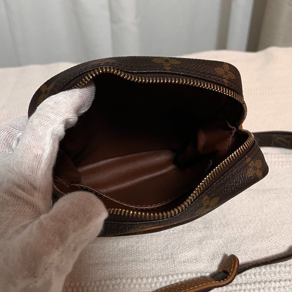 ✨AUTHENTIC✨ Louis Vuitton Vintage Monogram Danube Shoulder Crossbody Bag - Picture 9 of 17